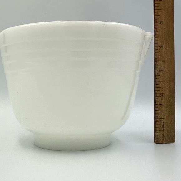 Pyrex Hamilton Beach White Milk Glass Vintage Ribbed Mixing Bowl #25 w/ Spout - Picture 8 of 9